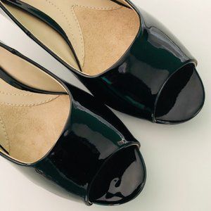 NATURALIZER Black Patent Peep Toe Kitten Heels 7M
